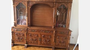 Cristaleira madeira entalhada lindissima peça rara