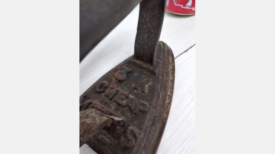 Ferro de engomar em ferro fundido 1870-1900