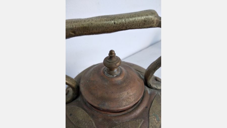 Bule jarra em cobre com cabeça de cobra