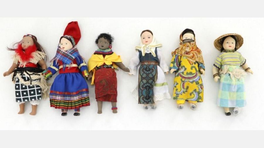 Grande coleção bonecas porcelana 79 BONECAS DO MUNDO