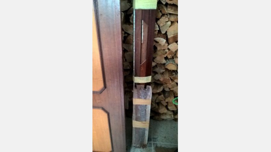 Porta antiga em madeira com guarnições, aros, optimo estado