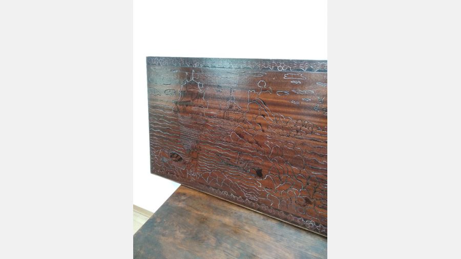 Painel quadro em madeira entalhada