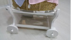 Antigo berço  para Bebé em madeira  anos 60 