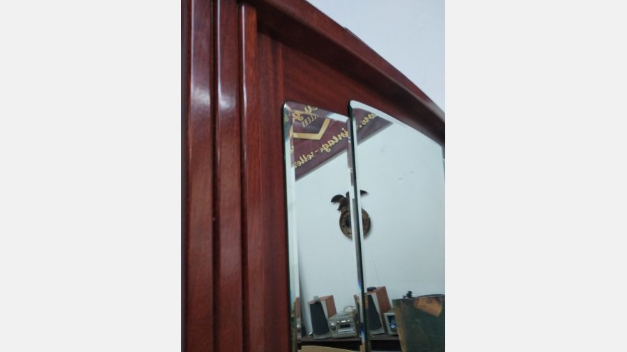 Espelho de parede em madeira nobre