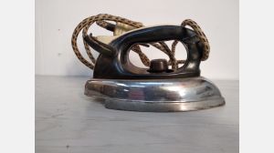 Ferro de engomar de viagem vintage