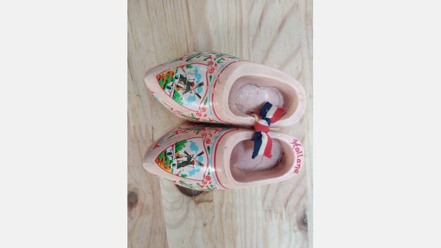 Conjunto de lata e socas Holandesas vintage