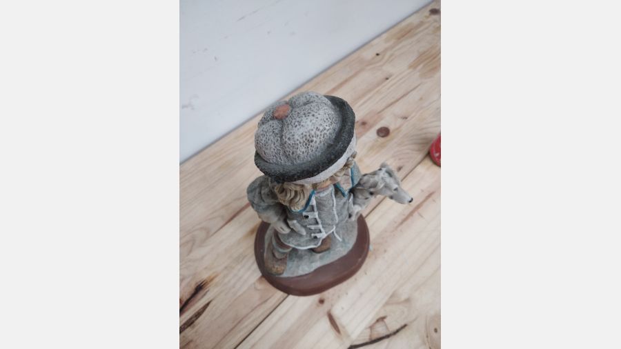 Peça menina e o cão