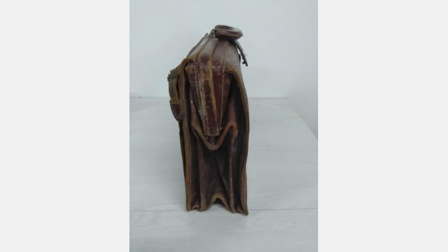 Pasta Mala Vintage de mão em couro pele