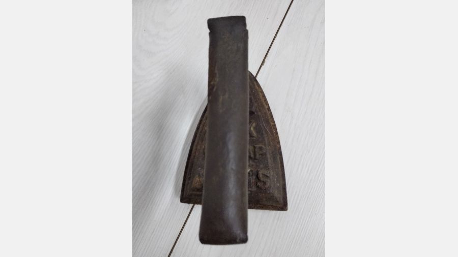 Ferro de engomar em ferro fundido 1870-1900