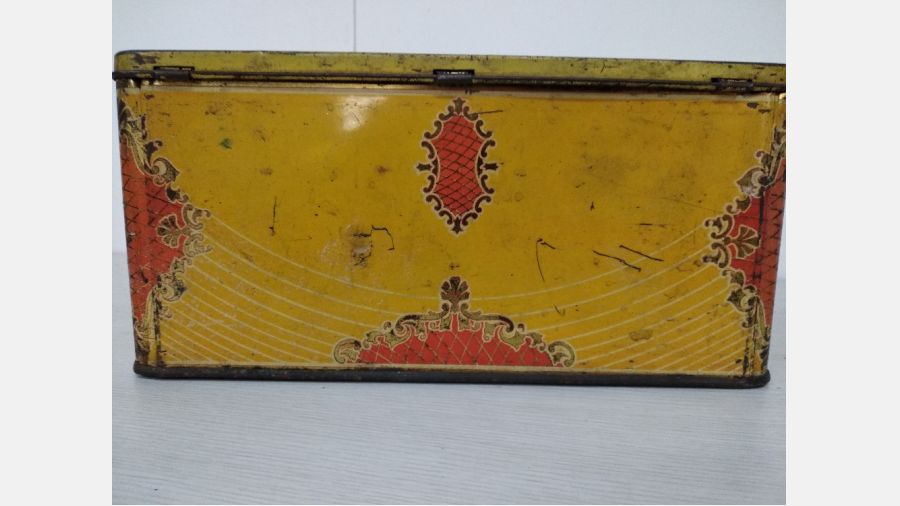 Caixa metálica antiga Portuguesa Vintage