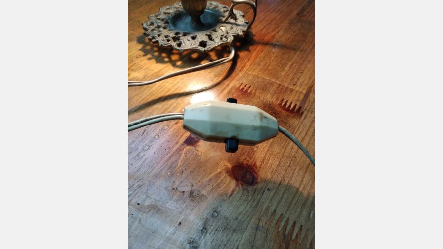 Antigo candeeiro de uma lâmpada vintage 