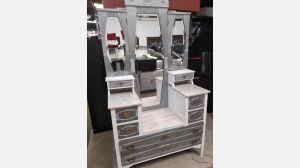 Penteadeira Tocador muito antiga com 3 espelhos e 8 gavetas.