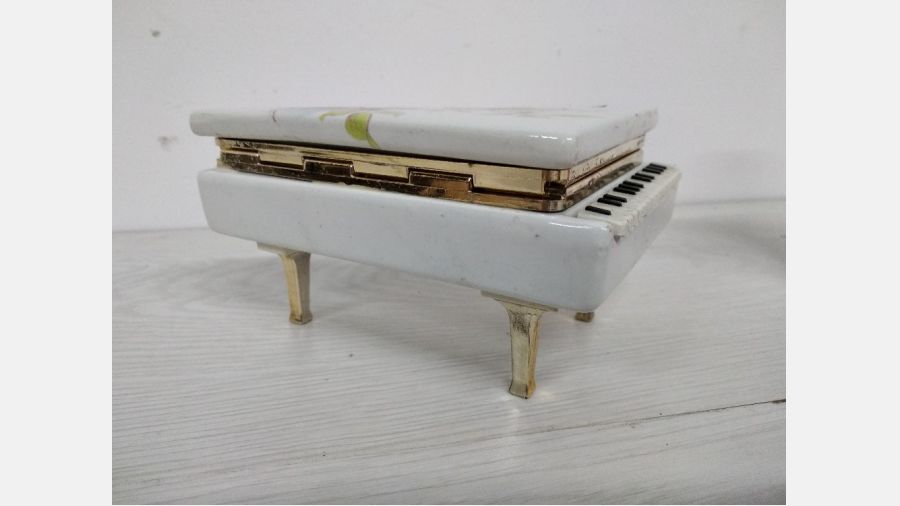 Piano em Cerâmica Guarda Joias