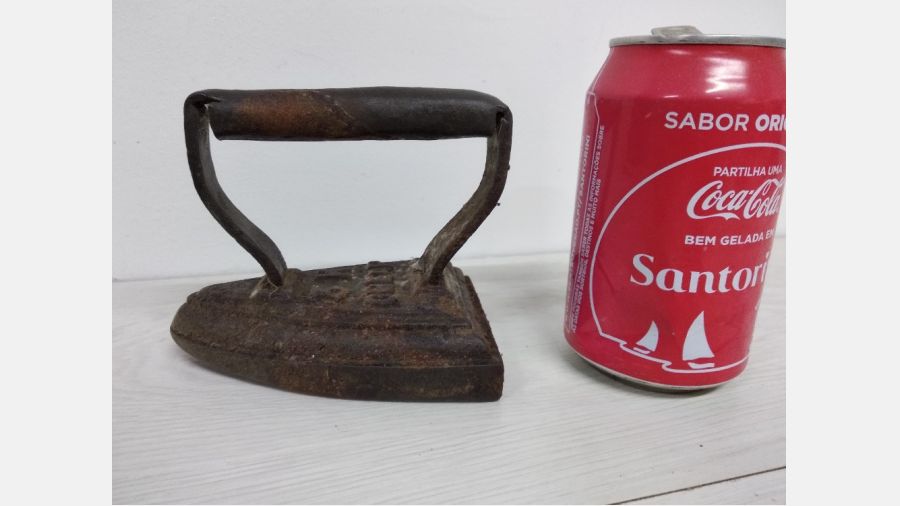 Ferro de engomar em ferro fundido 1870-1900