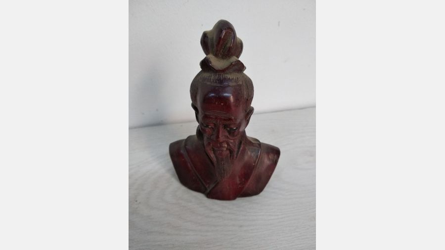 Rei desconhecido em madeira talhada peça rara