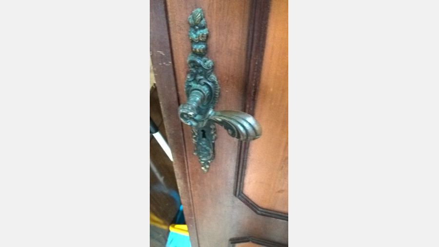 Porta antiga em madeira com guarnições, aros, optimo estado