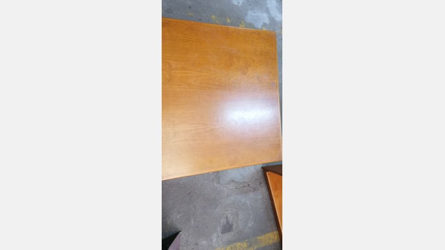 Mesa de centro em madeira de Pinho